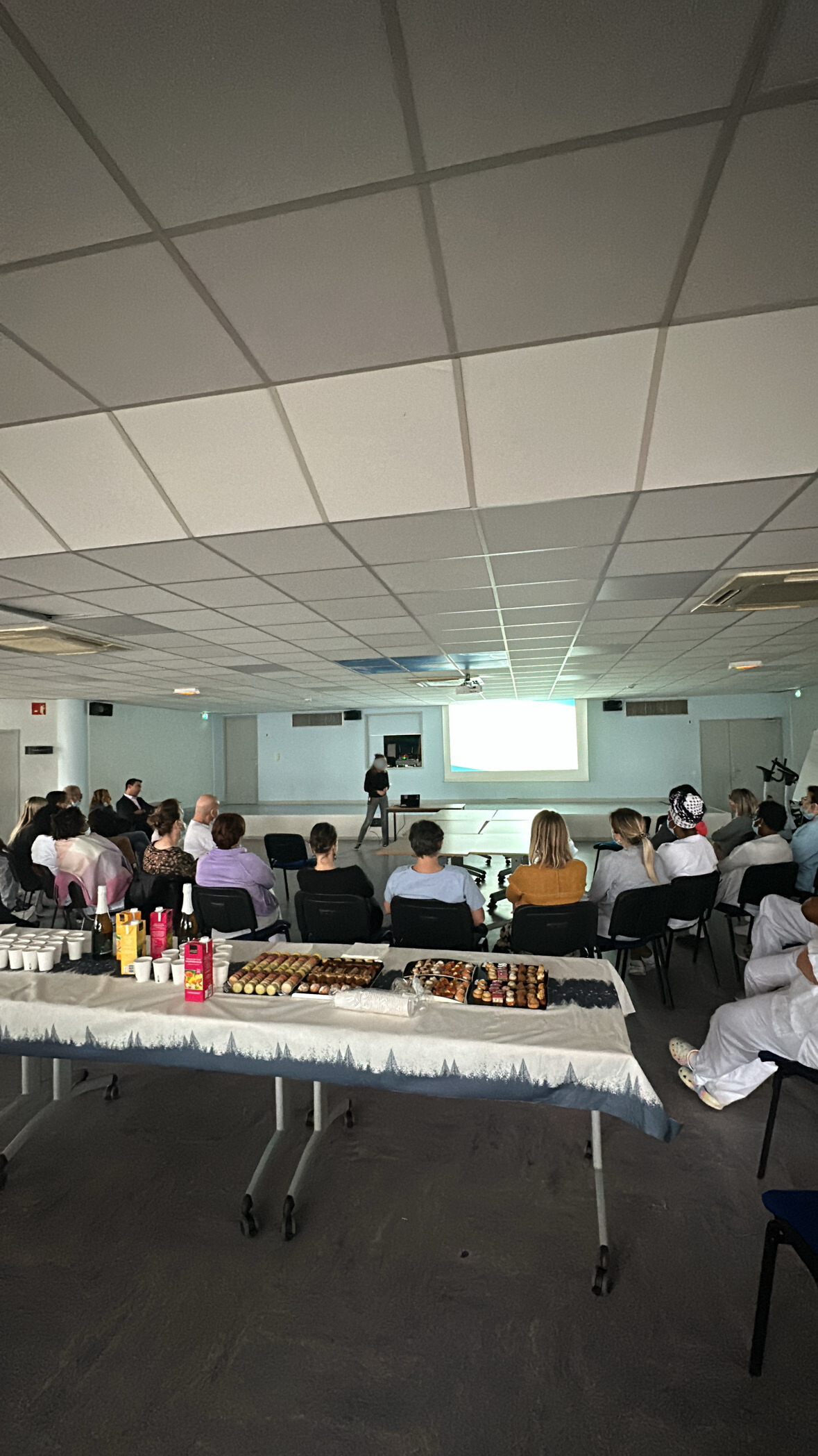 996ff85c-d1e4-418a-a817-864c961a709c