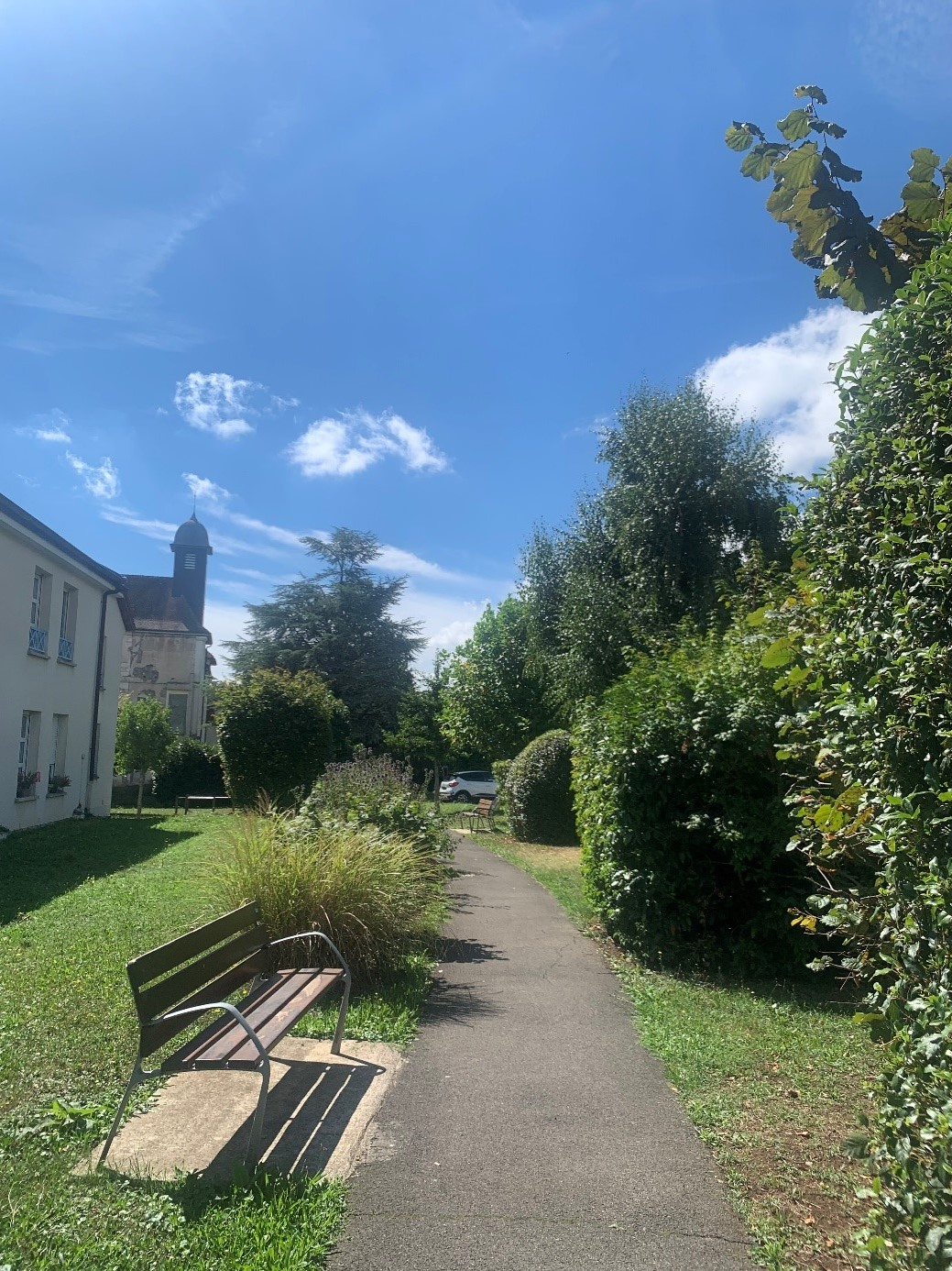 chemin-devant-hopital-2